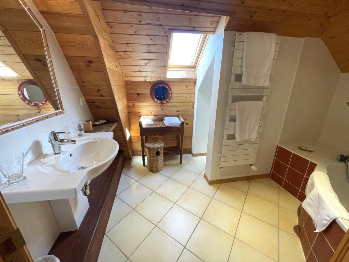Bed and Breakfast Domaine De Montvianeix Saint-Victor-Montvianeix Экстерьер фото