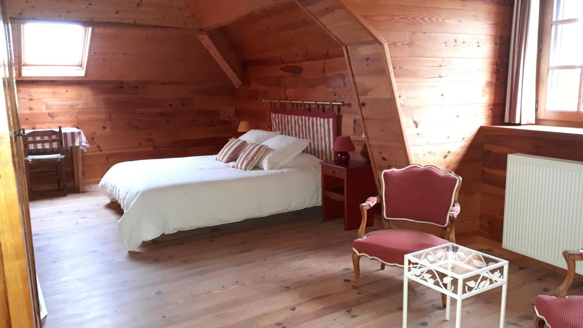 Bed and Breakfast Domaine De Montvianeix Saint-Victor-Montvianeix Экстерьер фото