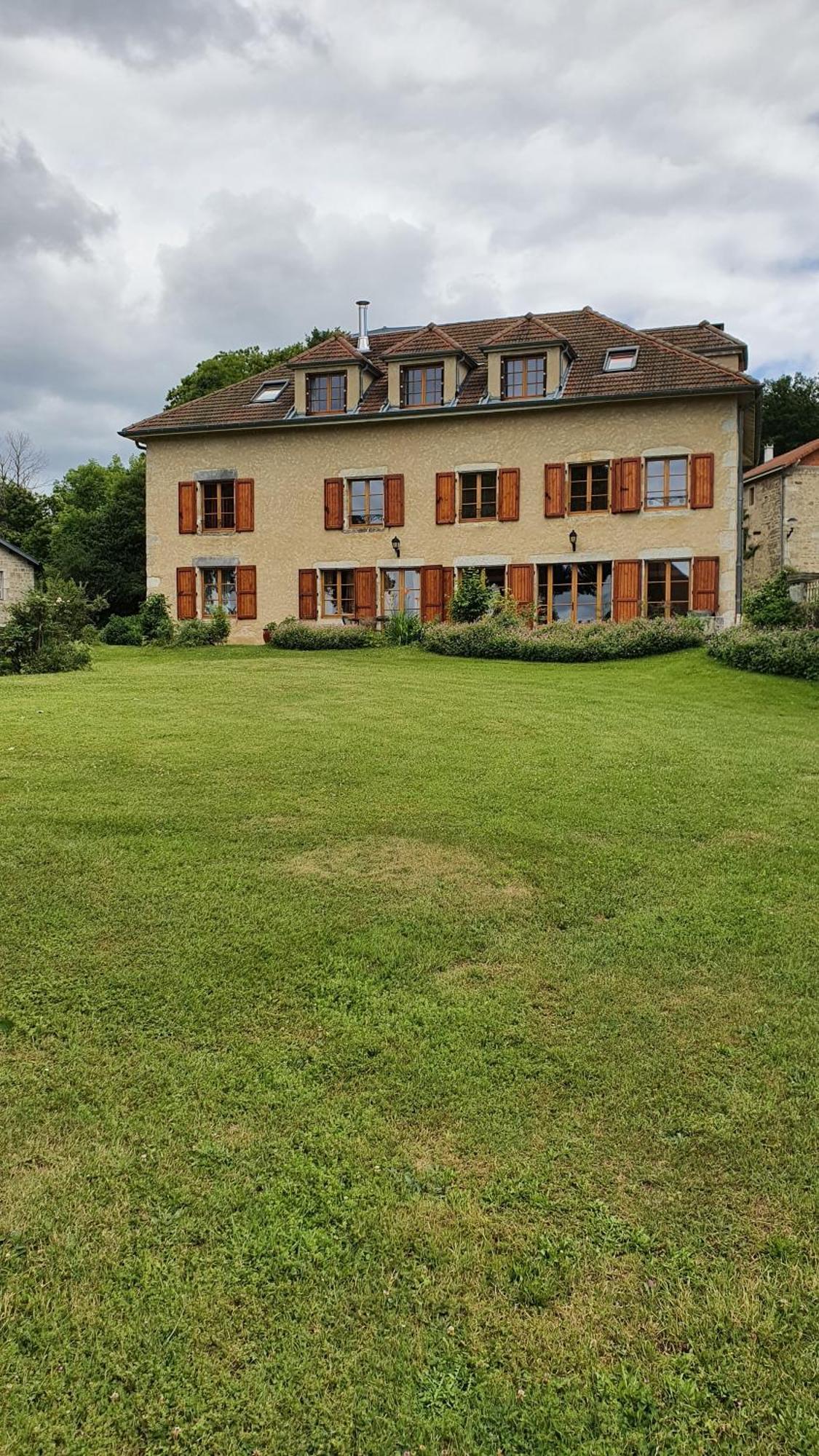Bed and Breakfast Domaine De Montvianeix Saint-Victor-Montvianeix Экстерьер фото