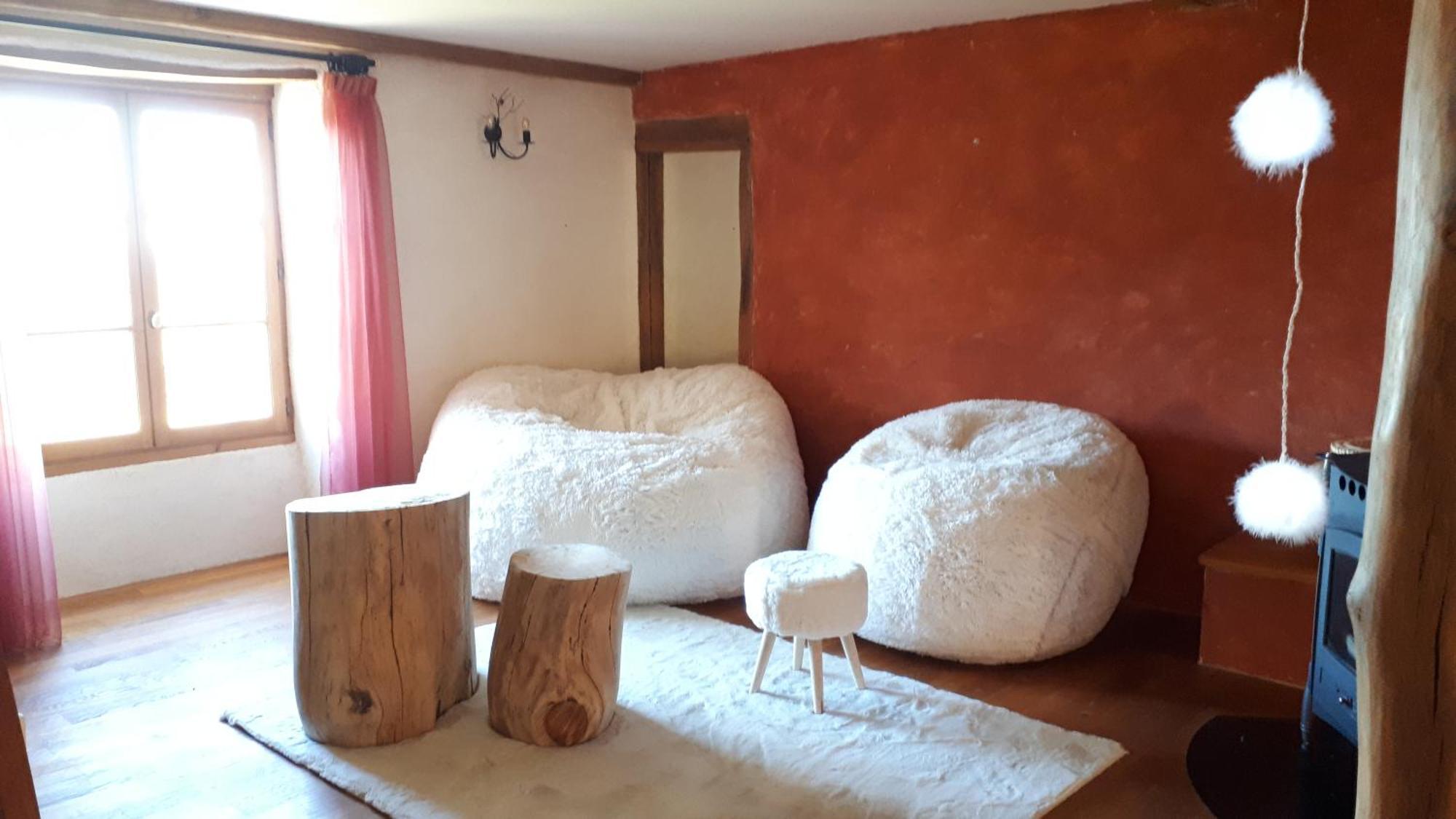 Bed and Breakfast Domaine De Montvianeix Saint-Victor-Montvianeix Экстерьер фото