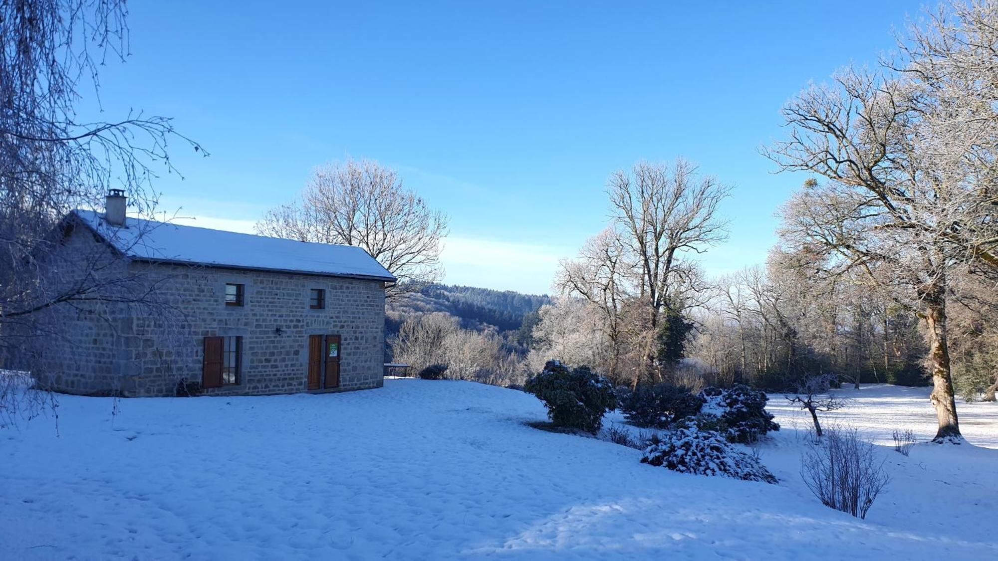 Bed and Breakfast Domaine De Montvianeix Saint-Victor-Montvianeix Экстерьер фото
